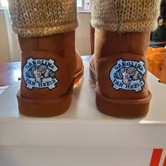 NWT Women's UNC Tar Heels Sweater Top Booties - Picture 3 of 8